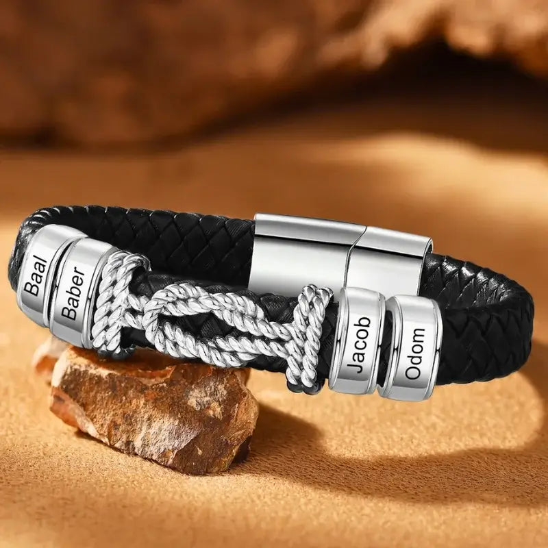 Gegraveerde Herenarmband – Zwart Leer met Stalen Naamplaat, tot 4 Namen
