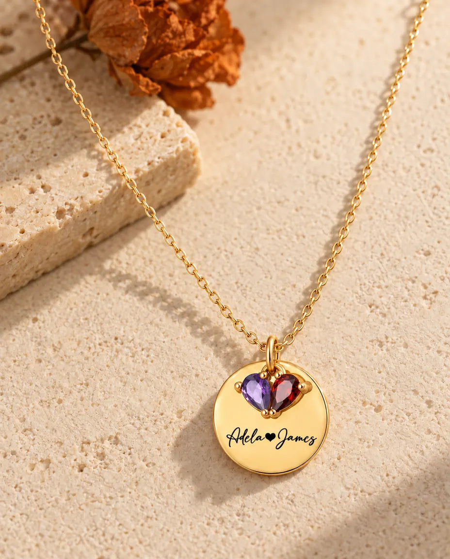 Gepersonaliseerde Geboortesteen Ketting met 2 Namen - gouden gegraveerde plaat met twee druppelstenen