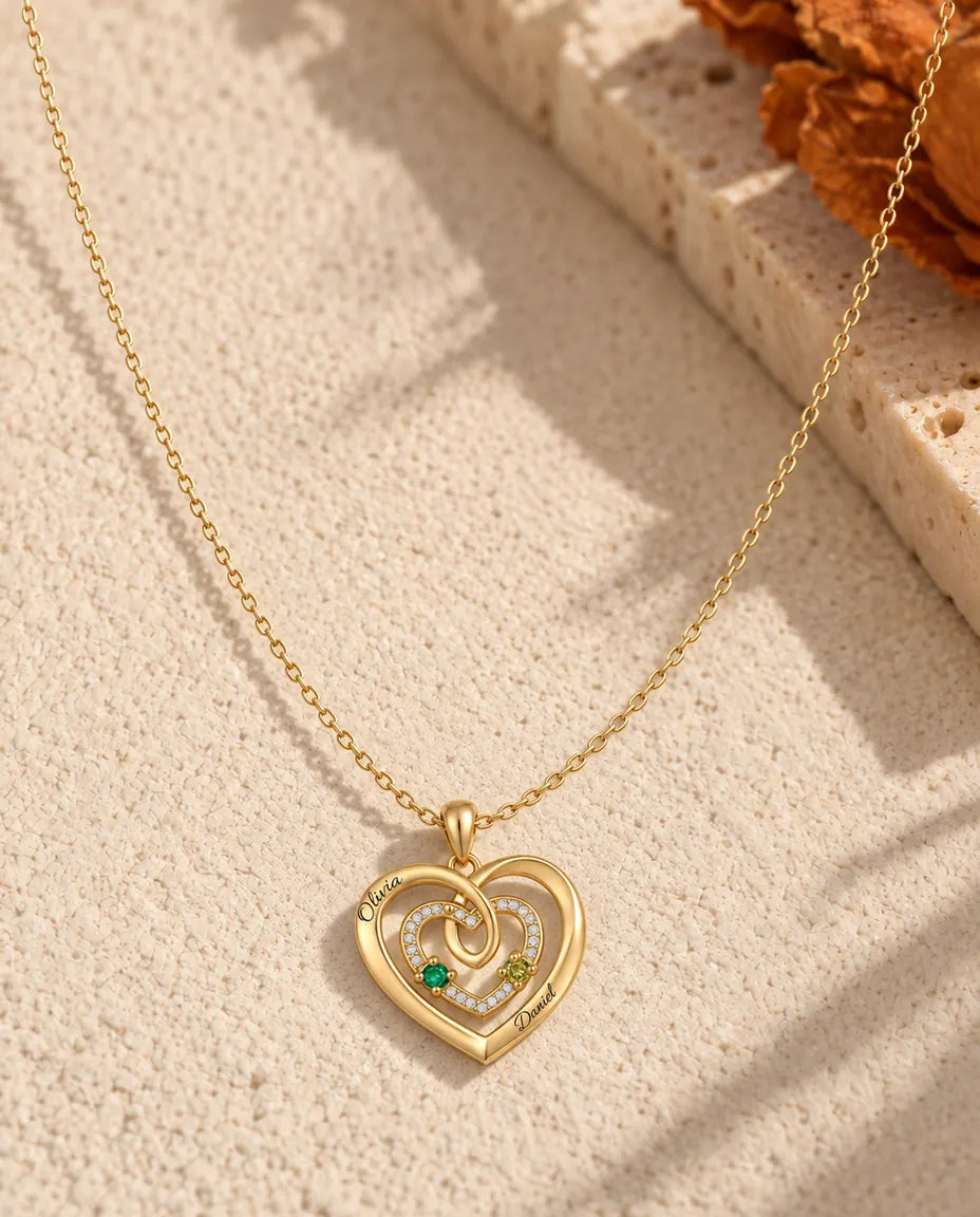 Gepersonaliseerde Geboortesteen Ketting met 2 Namen - gouden drievoudig hart met twee geboortestenen
