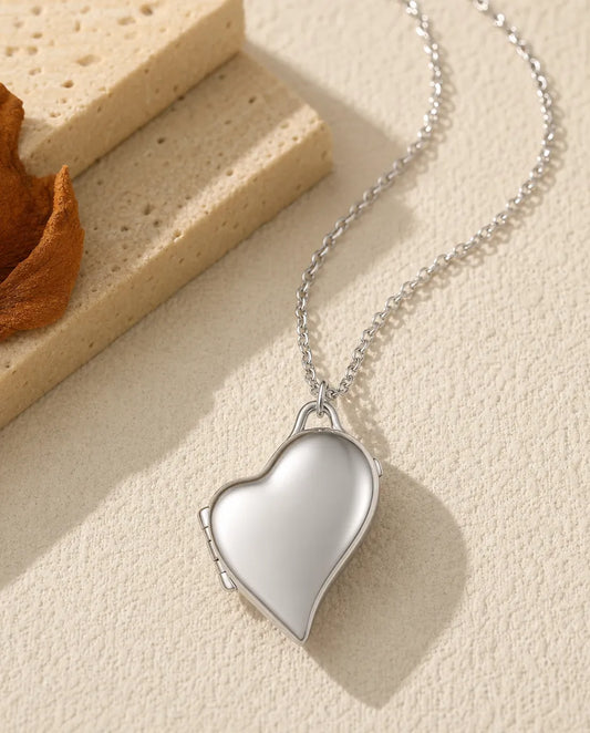 Medaillon met Foto – Asymmetrisch Hart voor Twee Foto's, Zilver- of Goudkleurig Staal