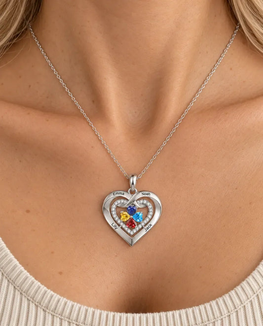 Geboortesteen Ketting - gedragen door een model