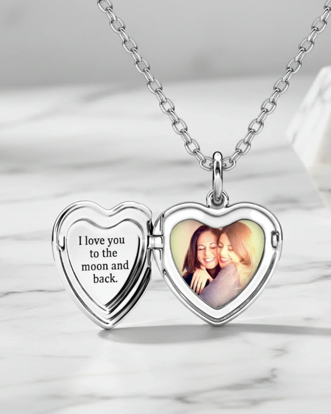 Medaillon met Foto – Hartvormig en Gegraveerd in 925 Sterling Zilver