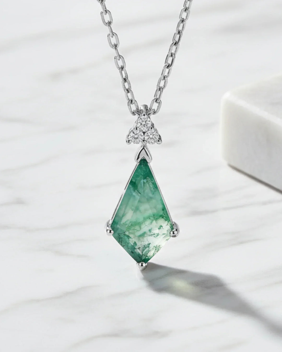Mosagaat Ketting – Kite Geslepen Steen met Zirkonia Rand, 925 Sterling Zilver