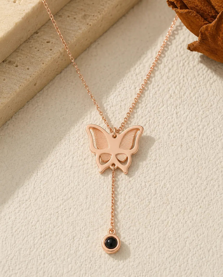Vlinder Ketting met Foto Erin – Y-model met Projectiekraal in Zilver, Roségoud of Goud