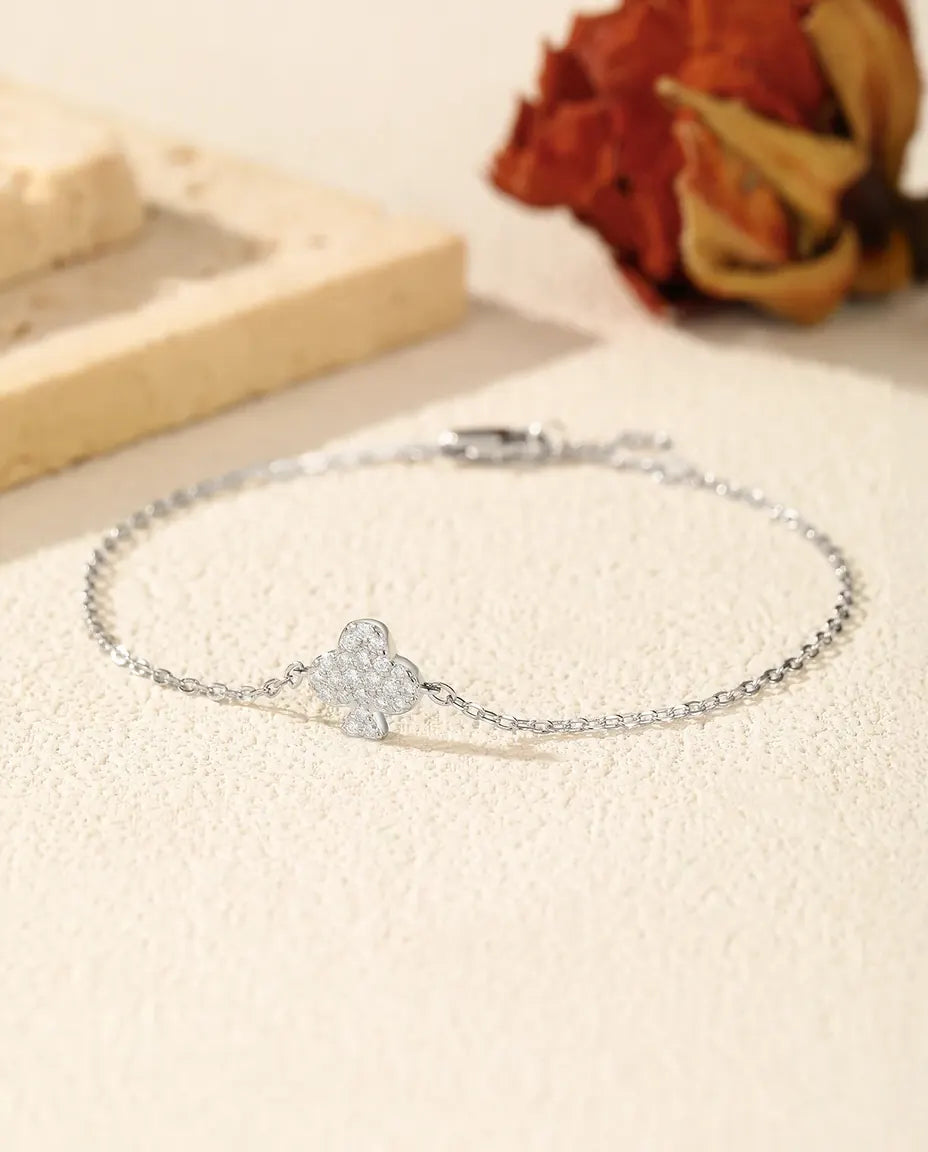 Armband met Klavertjevier van Moissaniet – pavé bedel in D-kleur, fijne schakelketting van 925 sterling zilver