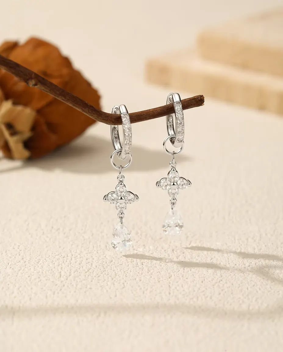 Moissaniet druppel oorbellen - 0,80 ct peervormige stenen aan klaverschakel, 925 zilver creolen, 34 mm