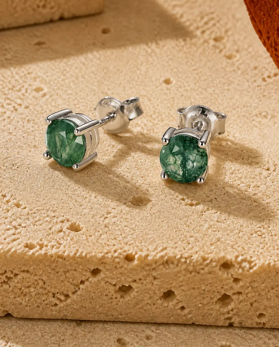 Mosagaat oorstekers - Ronde solitair van 6 mm in vier drukkers, 925 sterling zilver, vlindersluiting, cadeau voor haar