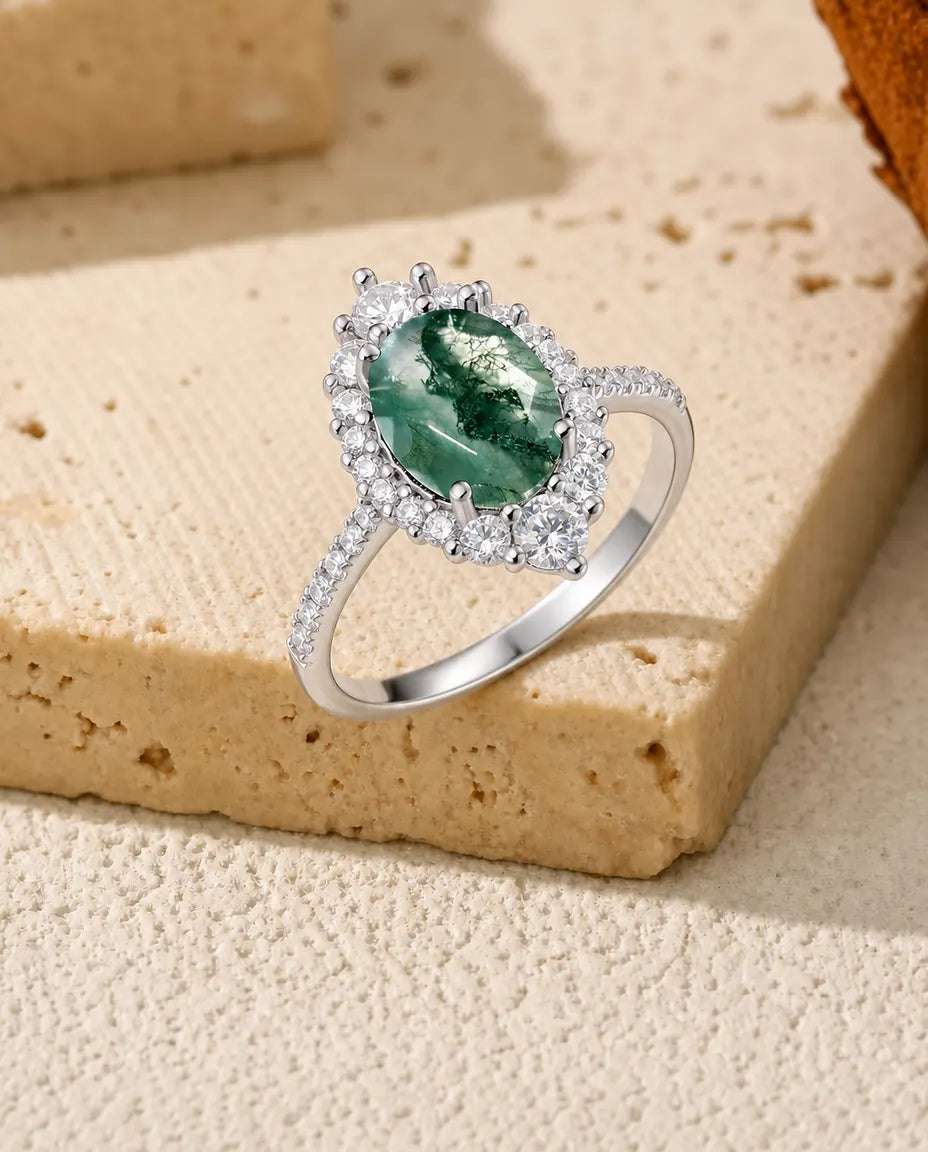 Mosagaat Ring – Gefacetteerde Ovale Steen met Halo en Pavé Band, 925 Sterling Zilver