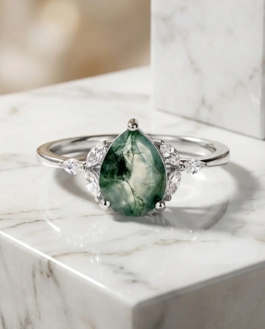 Mosagaat Ring Peervorm met Marquise Accenten – 925 Sterling Zilver