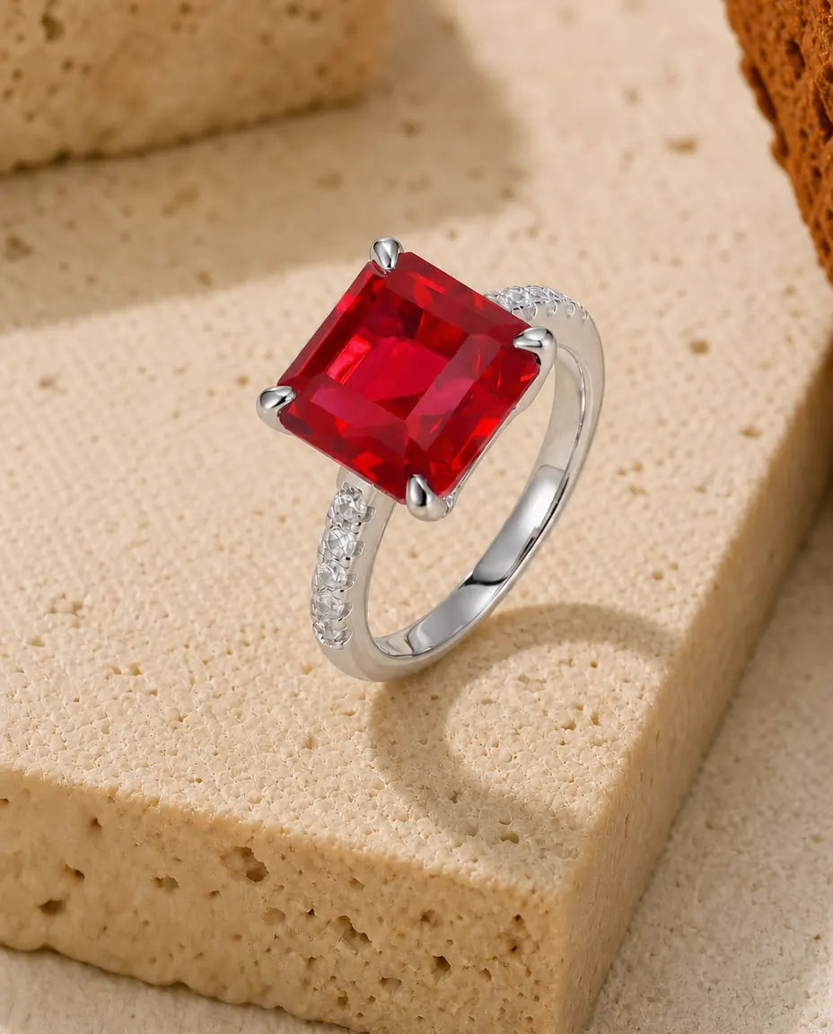 Robijn Ring – Vierkante Trapgeslepen Steen op Fijne Pavé Band, 925 Sterling Zilver