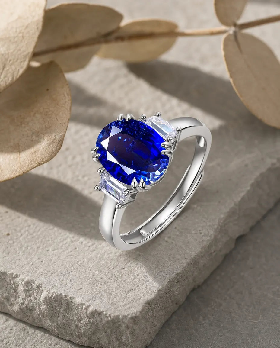 Saffier Ring – Grote Ovale Labgekweekte Steen met Baguettes, 925 Sterling Zilver