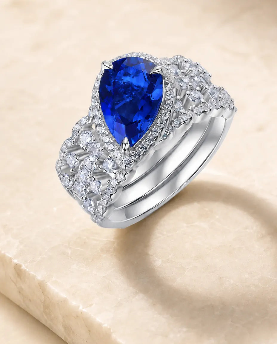 Saffier Ring Bruidsset – Peervormige Labgekweekte Steen met Halo, Set van 2 in 925 Sterling Zilver