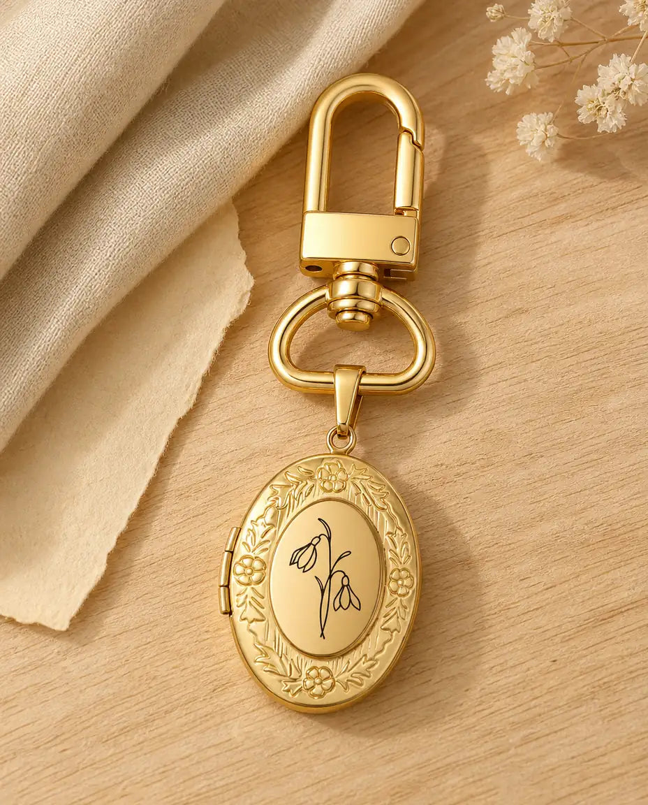 Gegraveerde Sleutelhanger met Foto – Ovaal Medaillon met Geboortebloem in Zilver of Goud