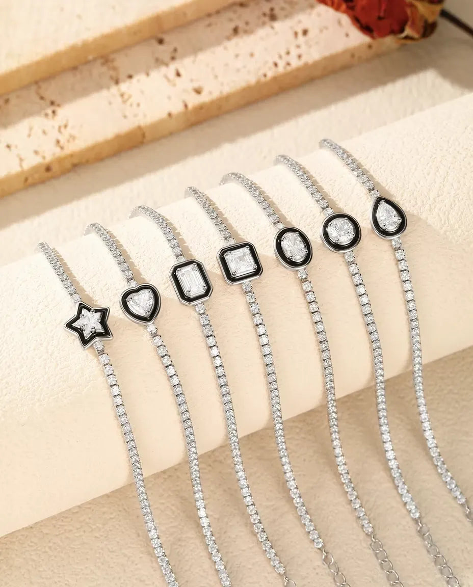 Tennisarmband in 925 Sterling Zilver met Zirkonia in Zwarte Rand - alle zeven steenvormen naast elkaar
