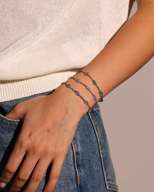 Zirkonia Armband in 925 Sterling Zilver - gedragen om de pols, samen met de andere twee kleuren