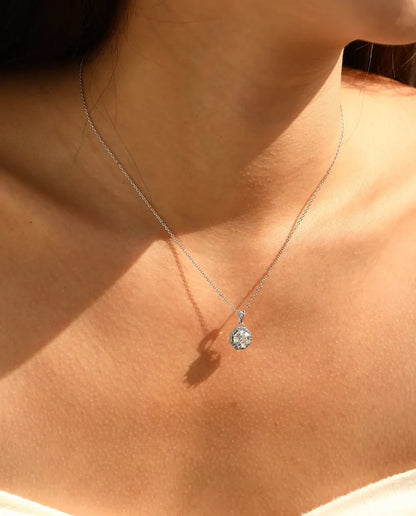 Achthoekige Halo Ketting - zirkonia in trapslijpsel omringd door pavé, ketting 40+5 cm, 925 sterling zilver