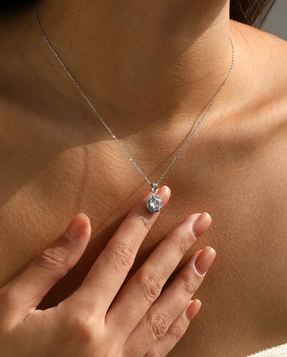 Achthoekige Halo Ketting - zirkonia in trapslijpsel omringd door pavé, ketting 40+5 cm, 925 sterling zilver