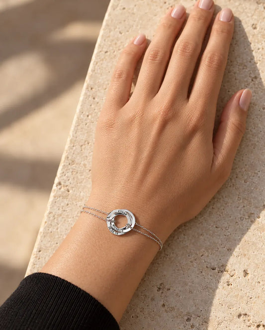 Gepersonaliseerde Armband Dames - gedragen door een model