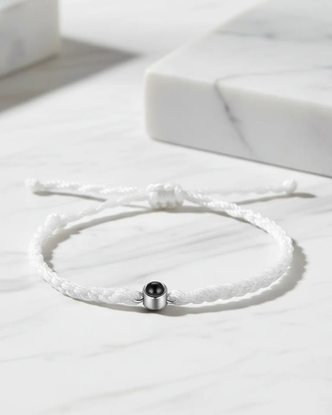 Armband met Foto Erin – Gevlochten Koord met Knoopbedel, in 5 Kleuren