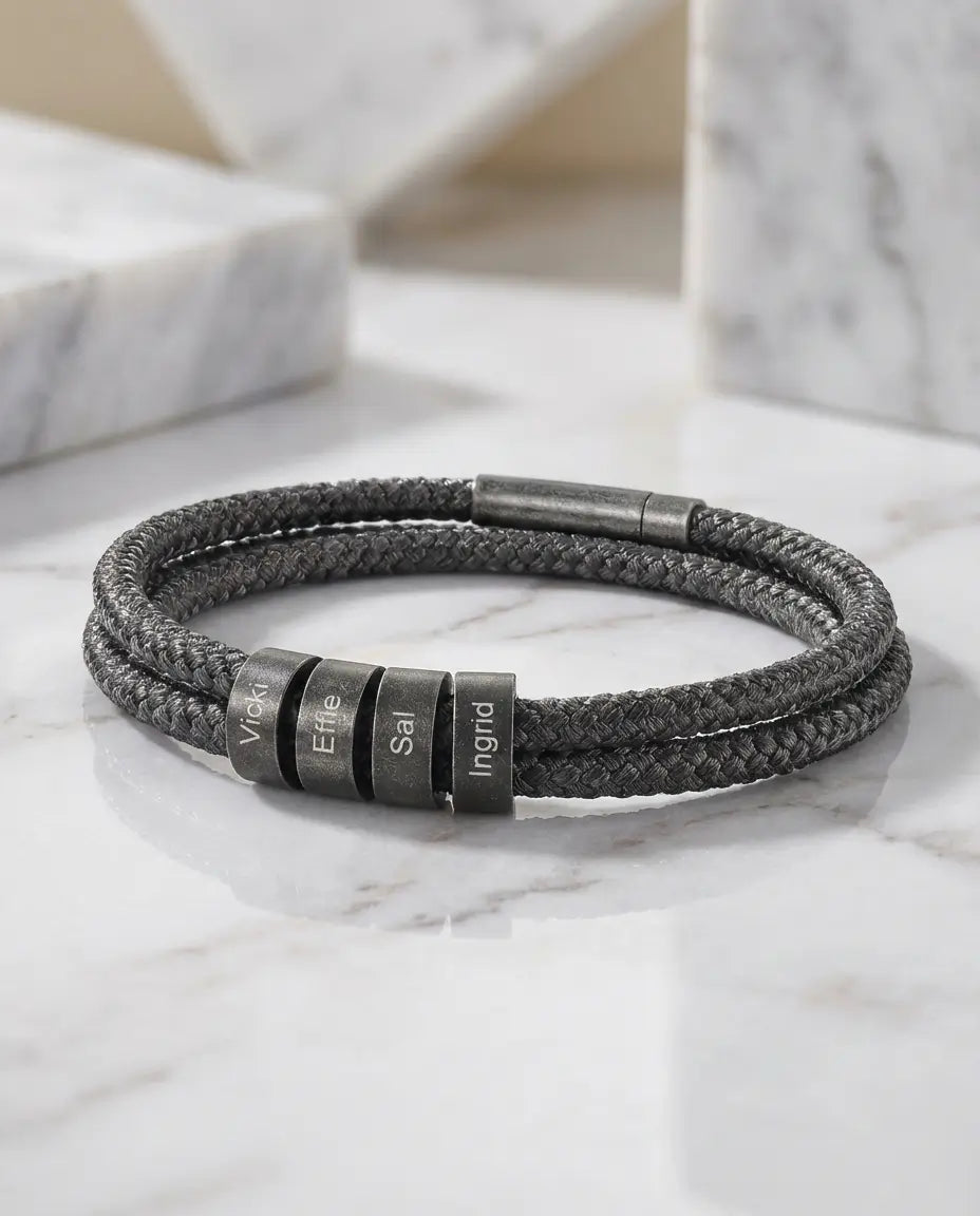 Gegraveerde Herenarmband – Gevlochten Nylonkoord met Vintage Naamkralen, tot 4 Namen