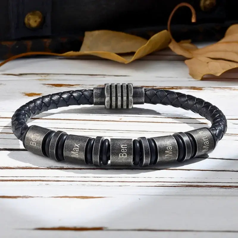 Gegraveerde Herenarmband – Zwart Gevlochten Leer met tot 5 Stalen Naamkralen