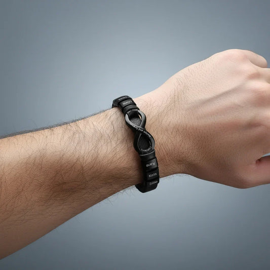 Gegraveerde Herenarmband – Leer met Stalen Sluiting, 2 tot 6 Namen en Infinity-bedel