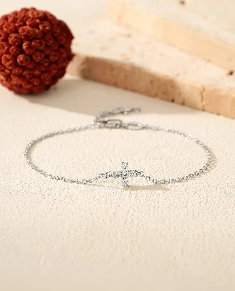 Armband met kruis van moissaniet – 925 sterling zilver, fijne schakelketting met kruisbedel in kleur D