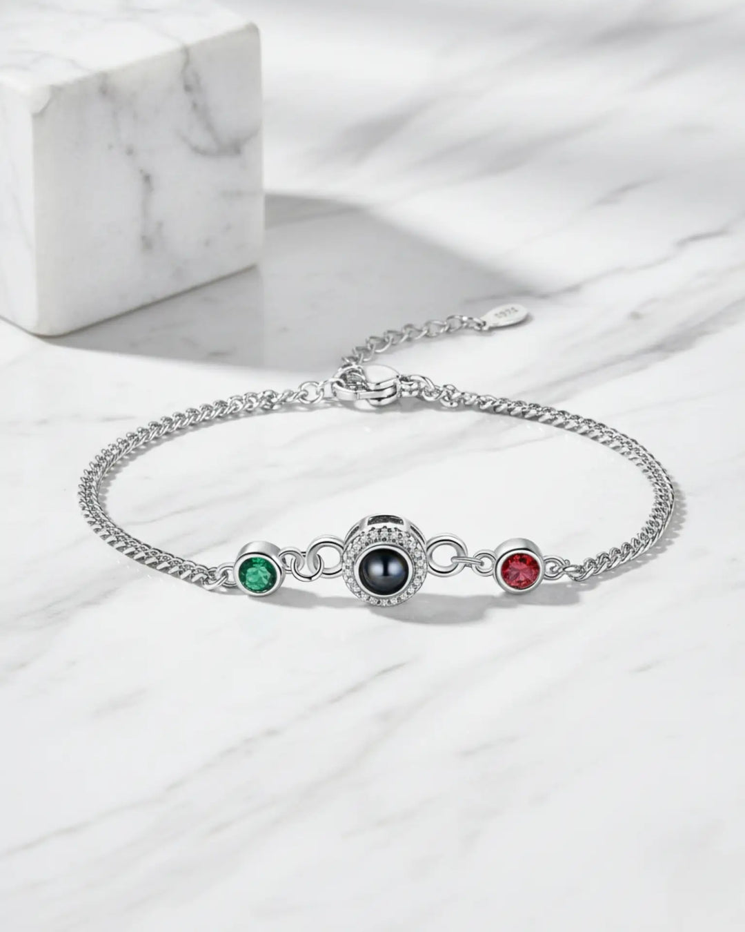 Armband met Foto Erin – Fotokraal met 2 Geboortestenen, in Zilver, Goud of Roségoud