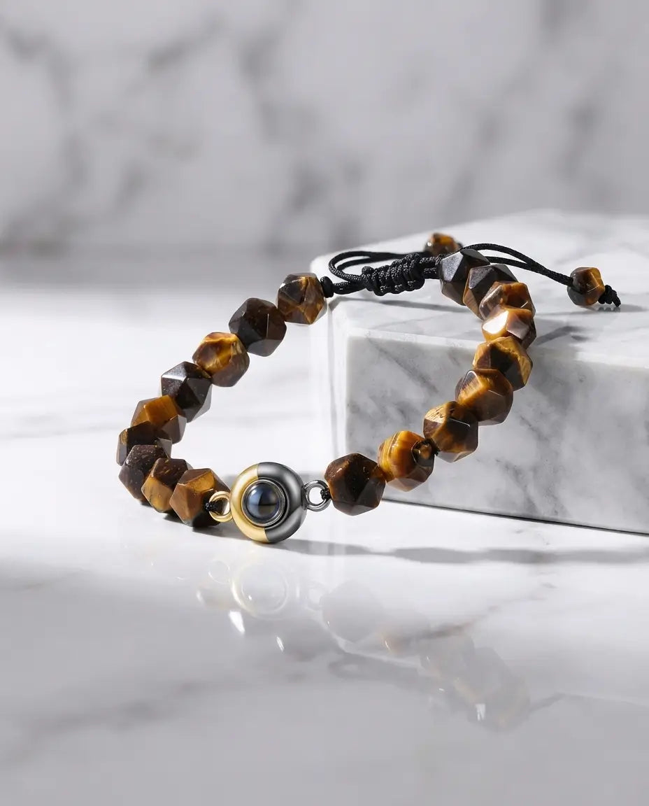 Armband met Foto Erin – Natuurlijke Tijgeroog Kralen van 10 mm, Unisex Kralenarmband