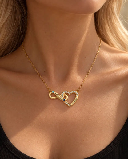 Gepersonaliseerde Ketting met 2 Namen en Datum - gouden oneindig hart met twee geboortestenen