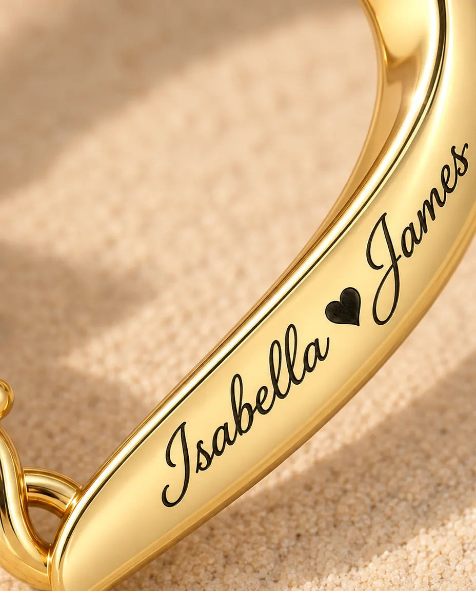 Gepersonaliseerde Geboortesteen Ketting met 2 Namen - gouden open hart met twee hartvormige stenen