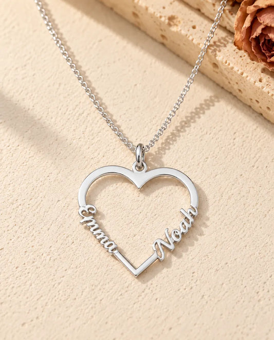 Ketting met Hart en Twee Namen in 925 Sterling Zilver - vooraanzicht in zilver