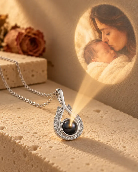 Ketting met Foto Erin - projecteert de verborgen foto op de muur