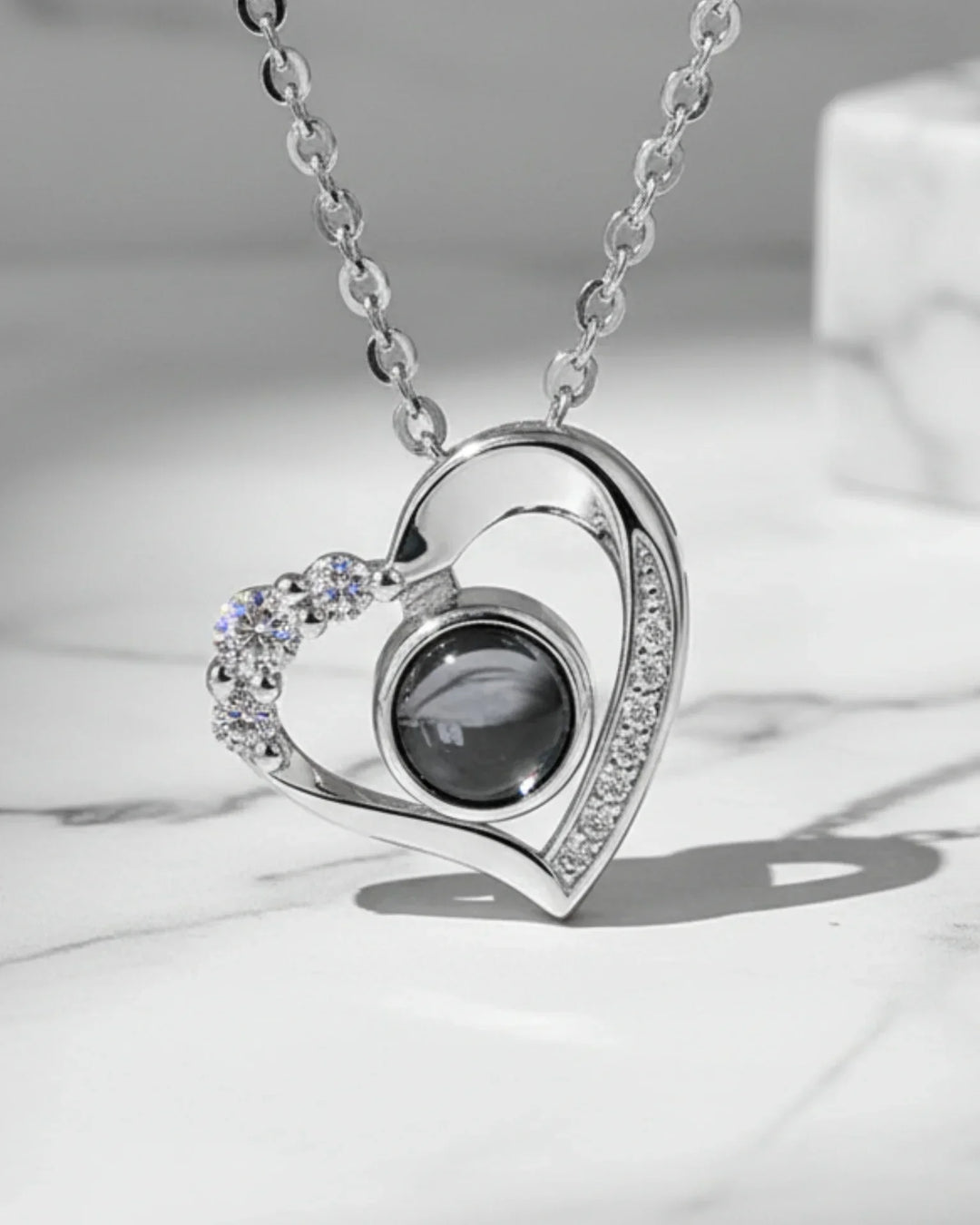 Ketting met Foto Erin – Hart met Halve Rij Zirkonia in 925 Sterling Zilver