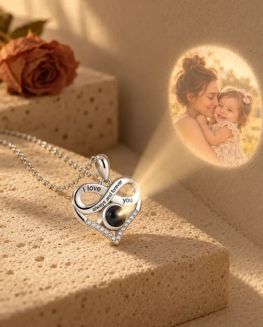 Ketting met Foto Erin - projecteert de verborgen foto op de muur