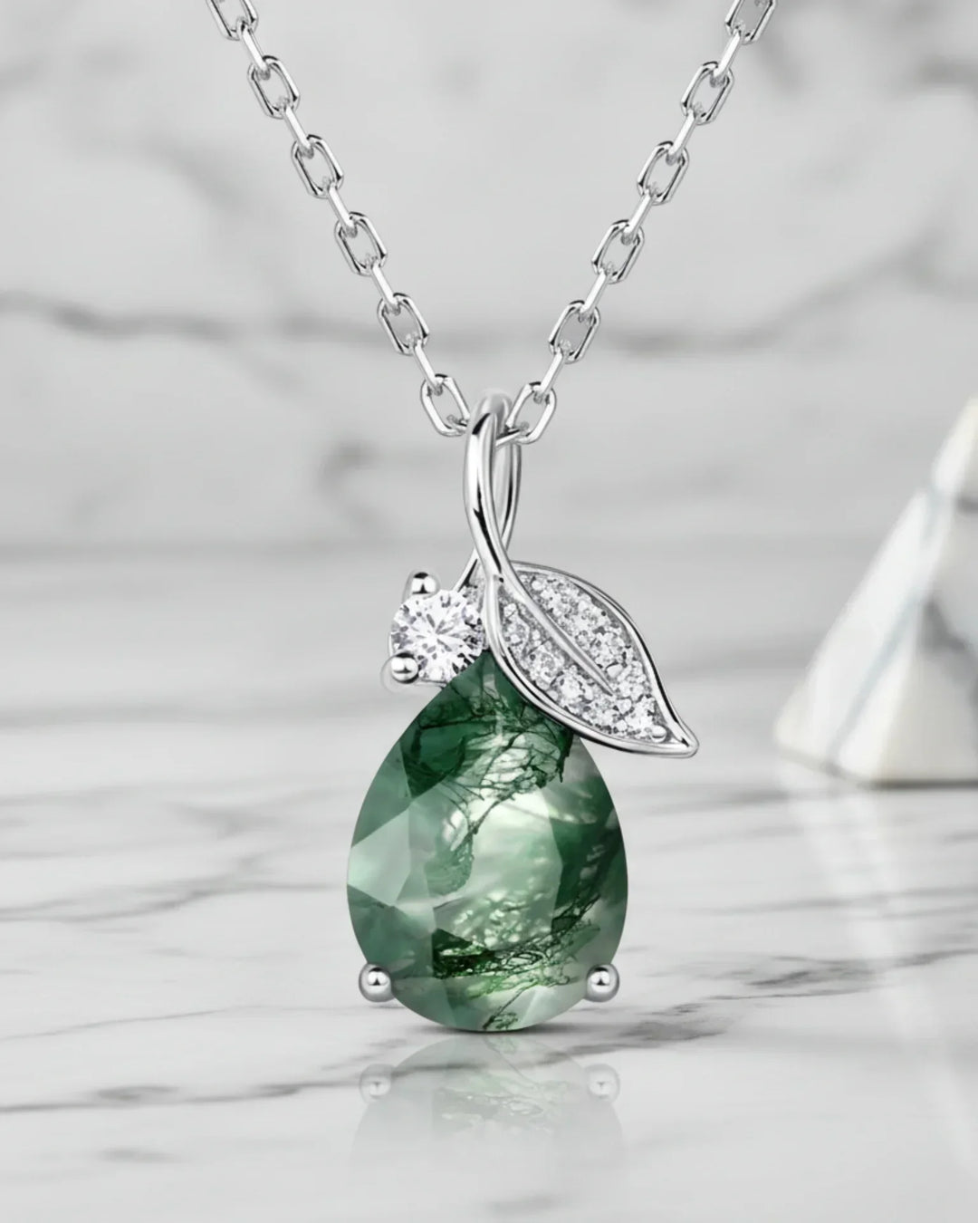 Mosagaat Ketting – Druppelvormige Steen met Blaadje en Zirkonia, 925 Sterling Zilver