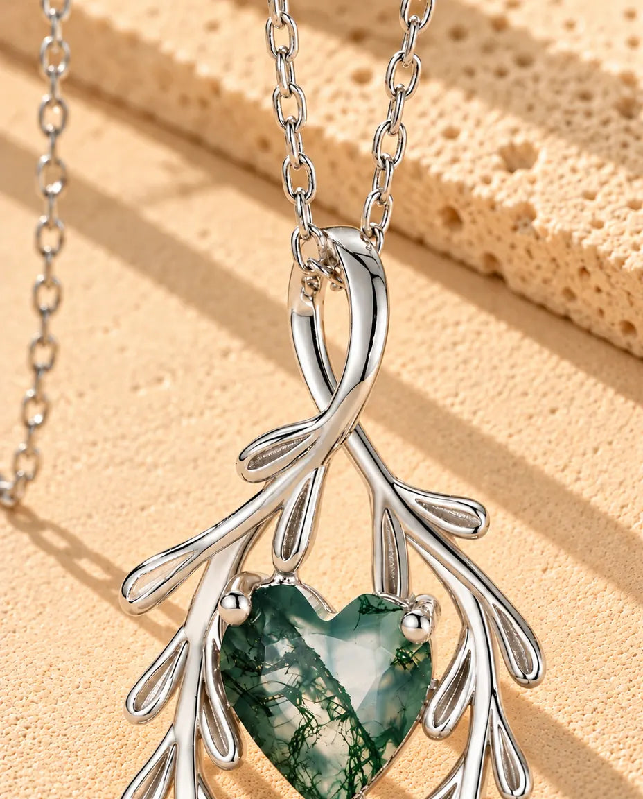 Mosagaat Ketting Hart met Takjes in 925 Sterling Zilver - close-up van de mosagaat en de zetting