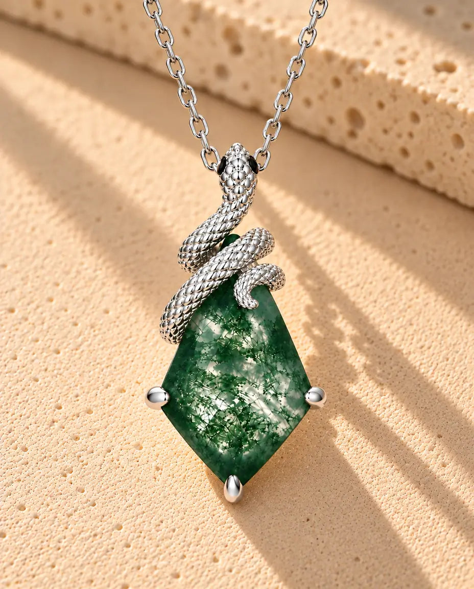 Mosagaat Ketting met Slang in 925 Sterling Zilver - close-up van de mosagaat en de zetting