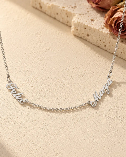 Ketting met Twee Namen in 925 Sterling Zilver - vooraanzicht in zilver