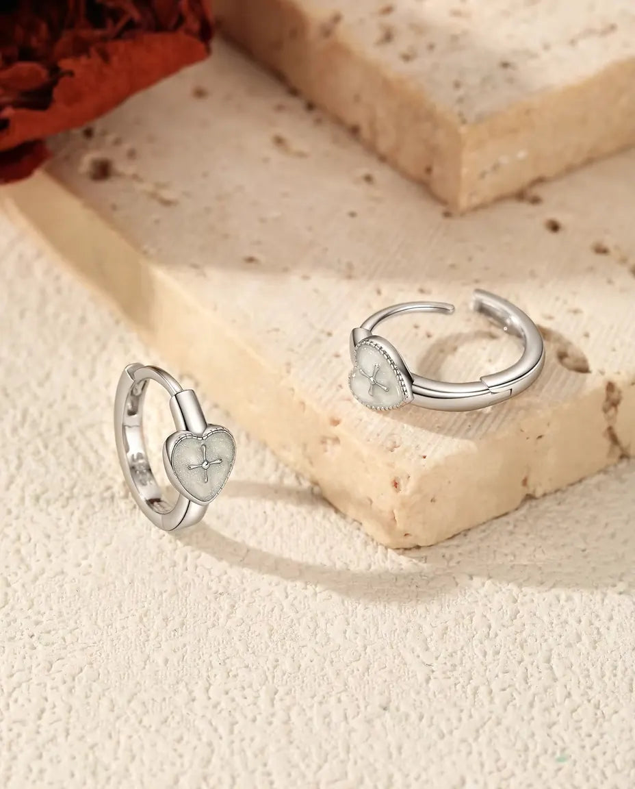 Klapcreolen met Hart en Kruis - parelwit hart van 5,5 x 6 mm op creolen van 12,5 mm, 925 sterling zilver