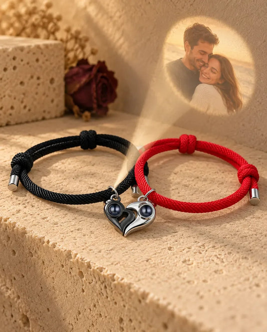 Koppel Armbanden met Foto Erin - projecteert de verborgen foto op de muur