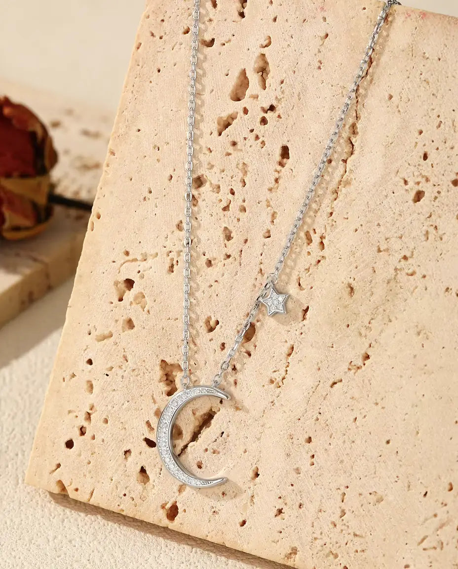 Maan en Ster Ketting van 925 Sterling Zilver – Halvemaan Hanger met Zirkonia Pavé en Kleine Sterbedel, Hemelse Ketting als Cadeau voor Haar