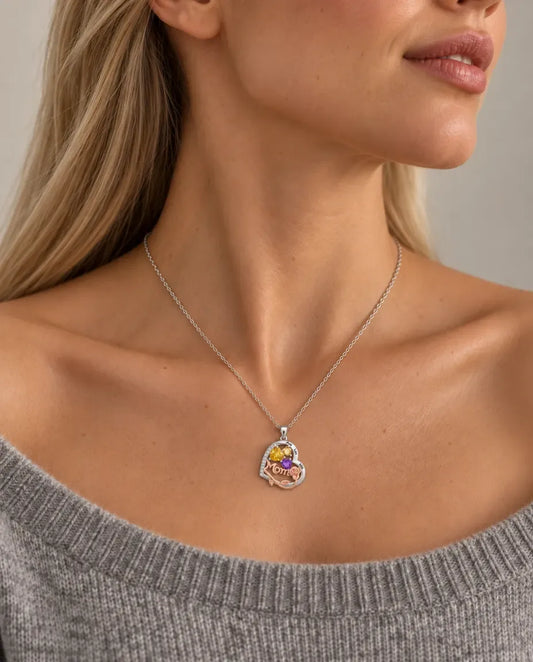 Gepersonaliseerde Mama Ketting - gedragen door een model