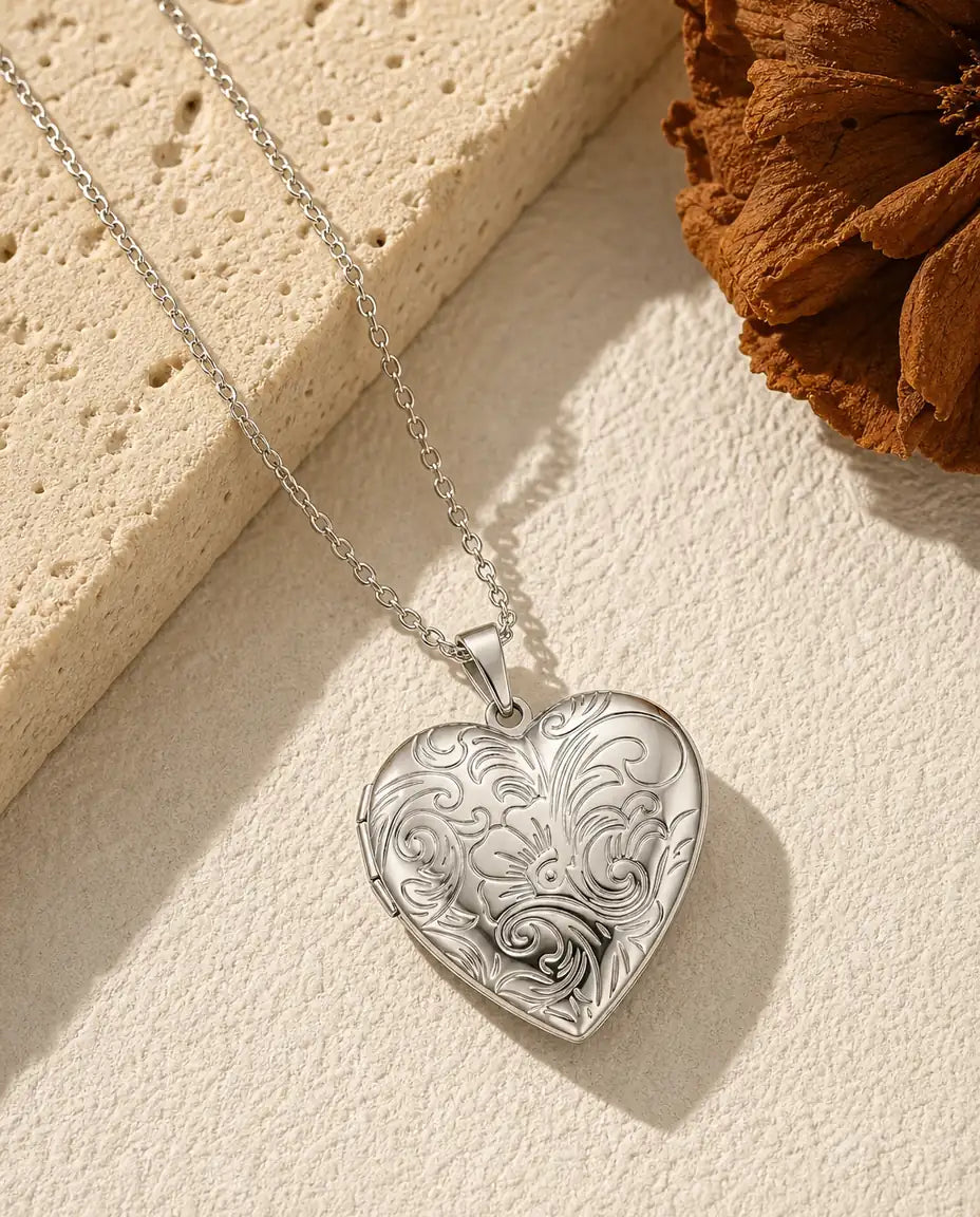Medaillon met Foto – Bol Hart met Bloemgravure voor 2 Foto's, Zilver of Goud