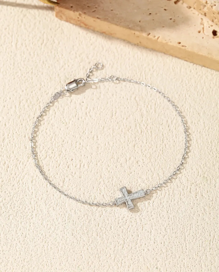Armband met Kruis van Moissaniet – pavé kruisbedel in D-kleur, fijne schakelketting van 925 sterling zilver