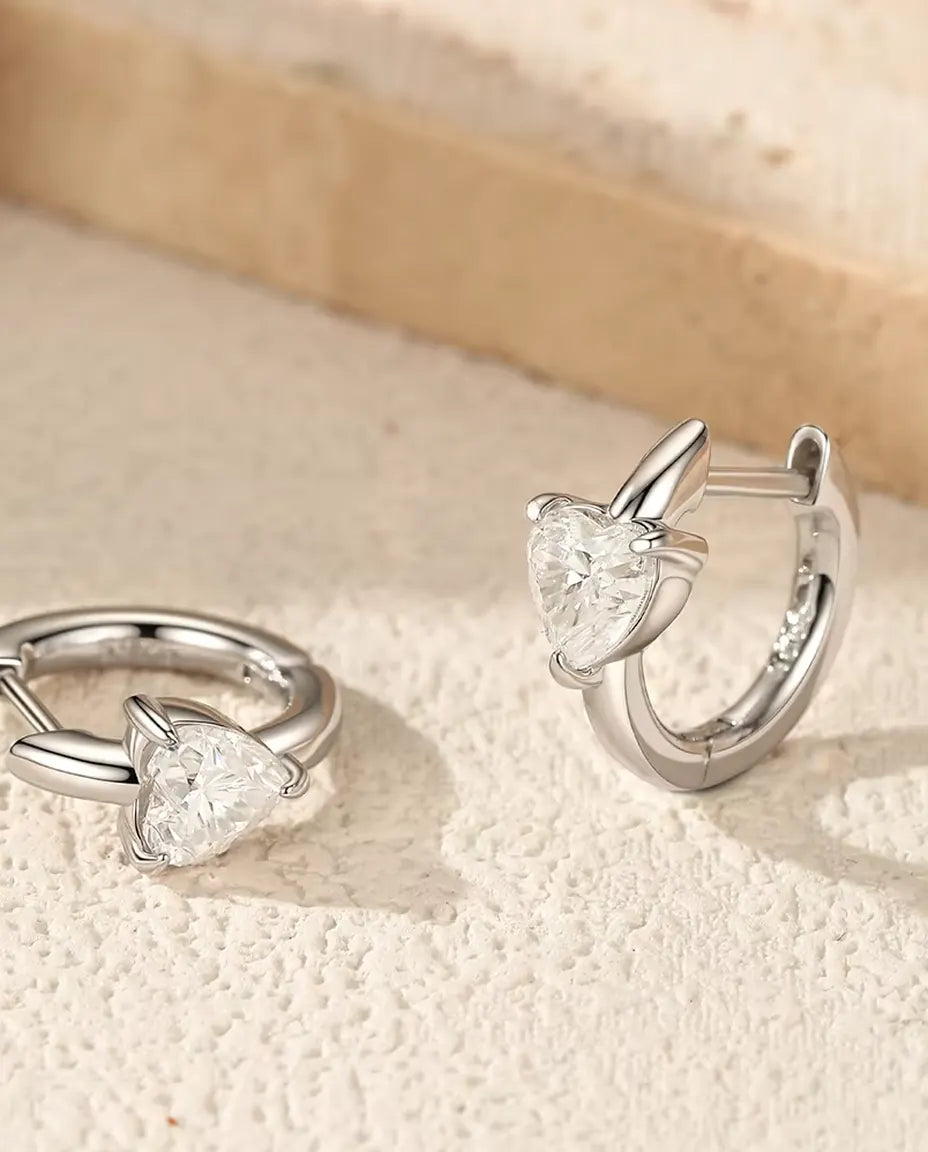 Moissanite Klapcreolen met Hart - 2 x 0,50 ct kleur D, creool van 12 mm, 925 sterling zilver, 2,30 g per paar