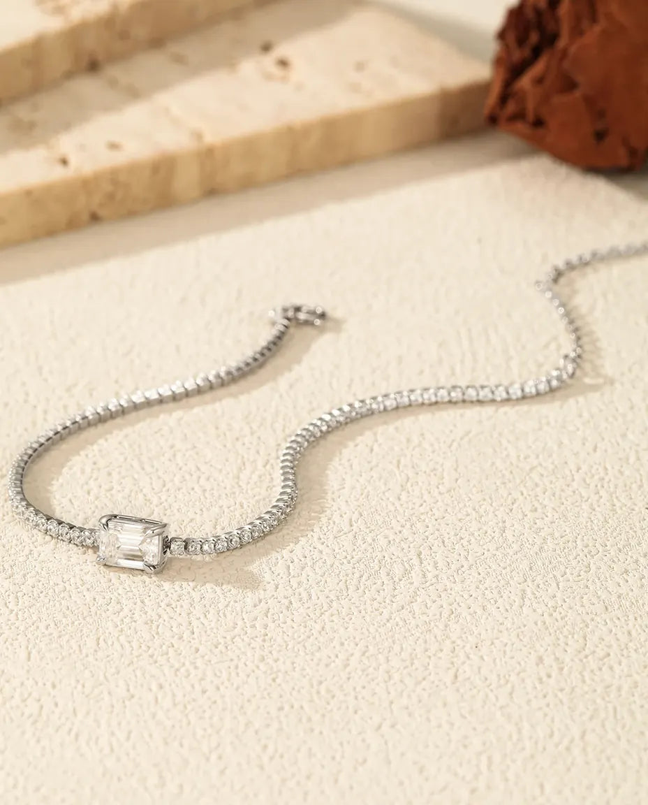 Tennisarmband met Moissaniet in Emeraldslijpsel – middensteen van 1 ct in D-kleur, armband van 925 sterling zilver