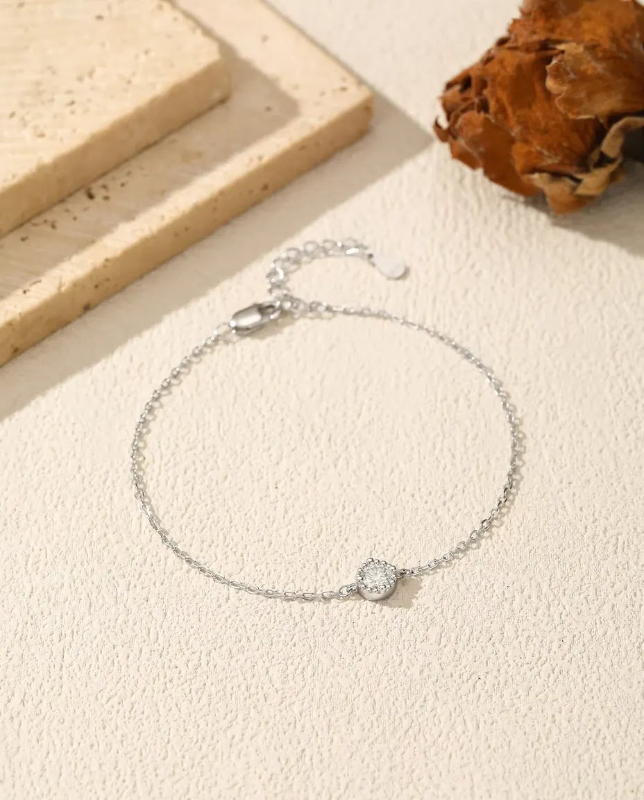 Moissanite armband - ronde steen van 0,30 ct in geparelde kas aan fijne ketting van 925 sterling zilver, 16 + 3 cm