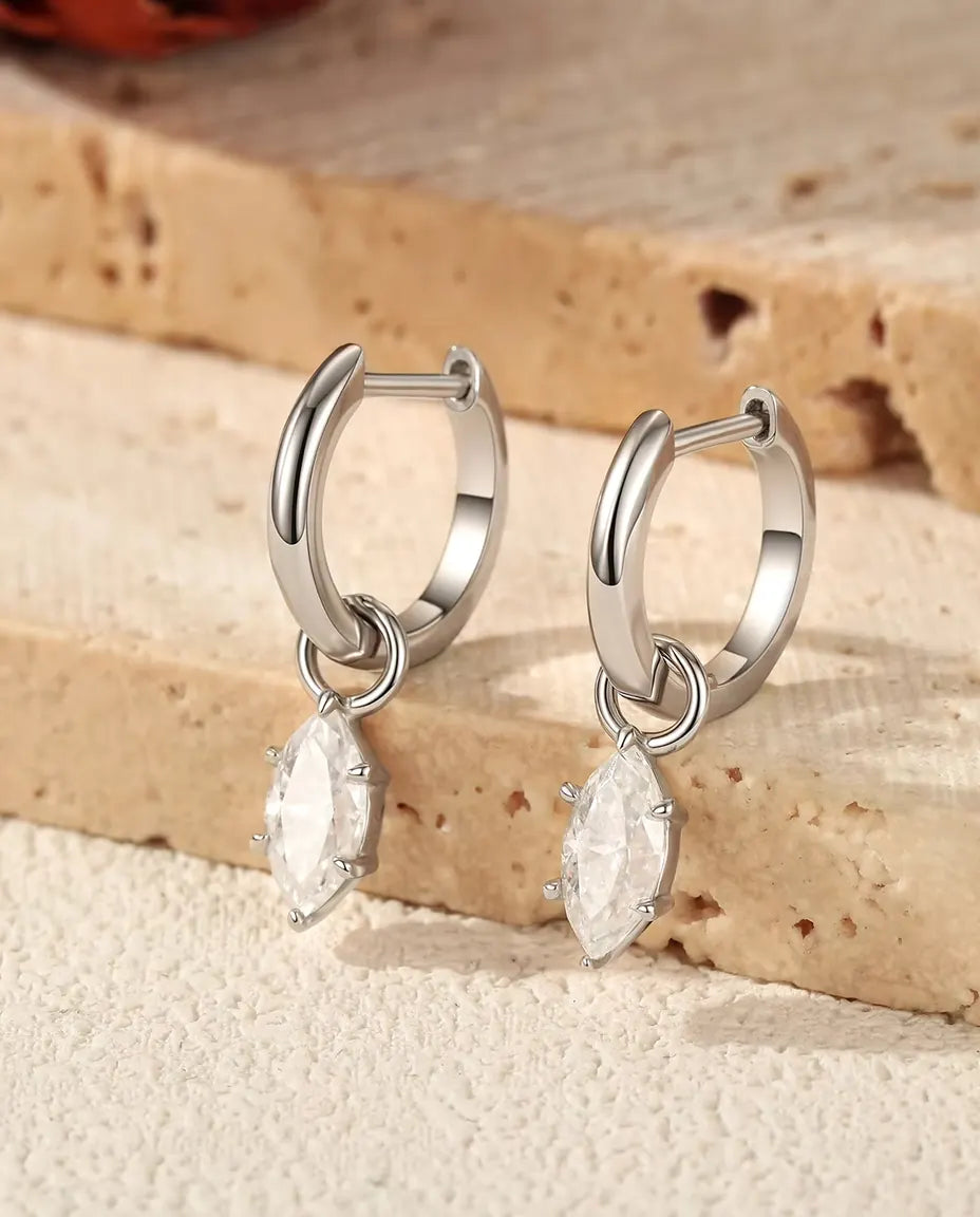 Moissanite Oorbellen in 925 Sterling Zilver - het paar op treden van travertijn