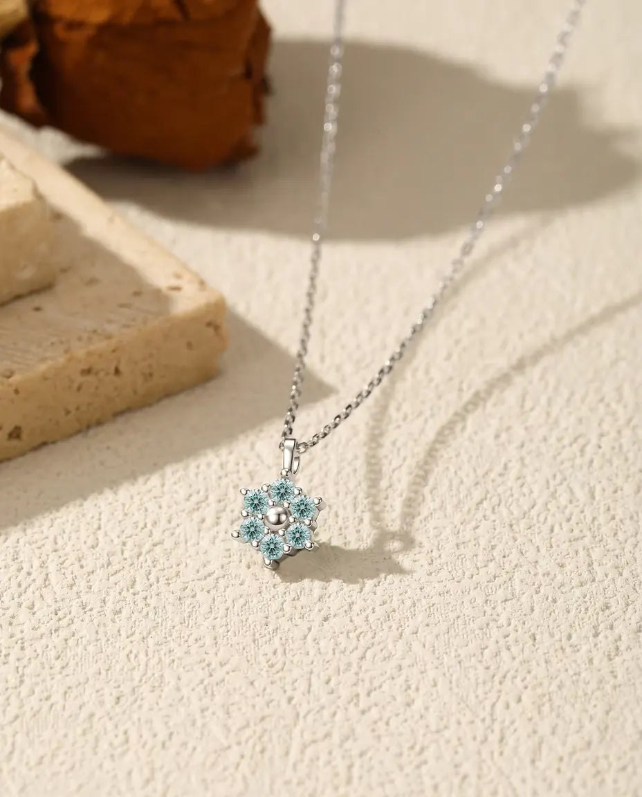 Moissanite Ketting Bloem Aquablauw - zes stenen van 2 mm rond een gepolijste zilveren bol, 925 zilver, 40+5 cm
